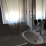 Lejlighed L'alloggio Perfetto *